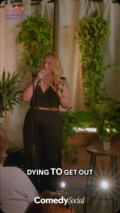 Holly Viggiano, Comedy Social clip